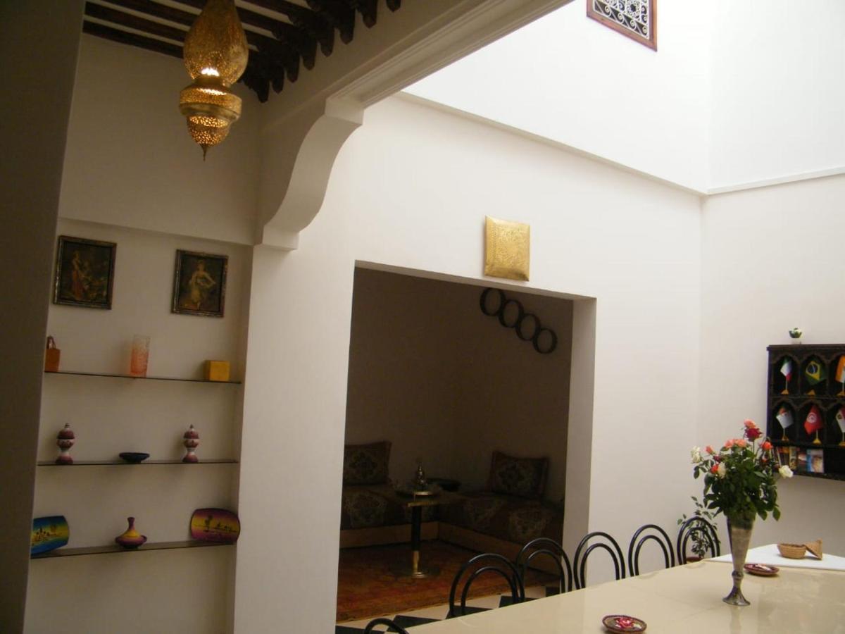 Hostal Mondial *