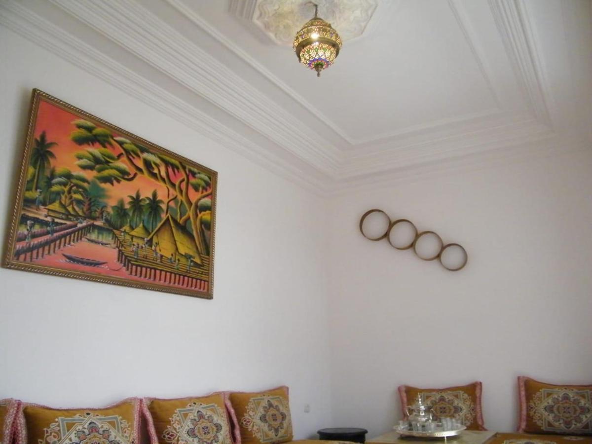 Hostal Mondial *